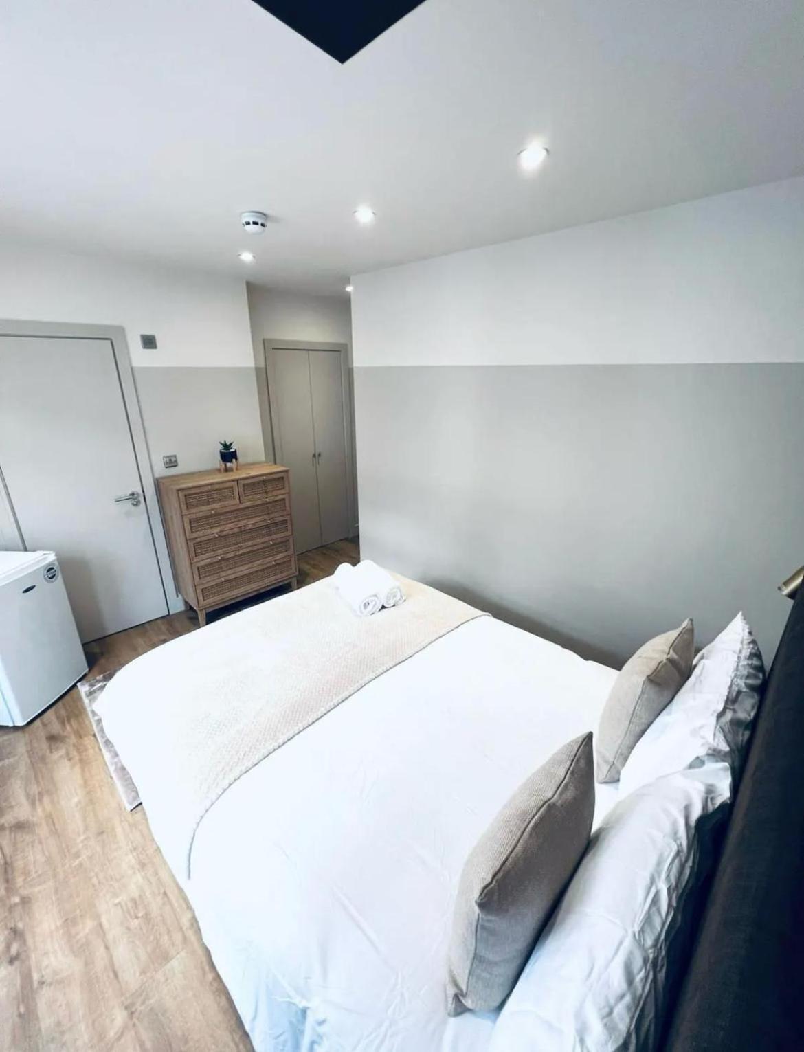 London South Charming Ensuite Look Like Hotel Designer Room Buitenkant foto